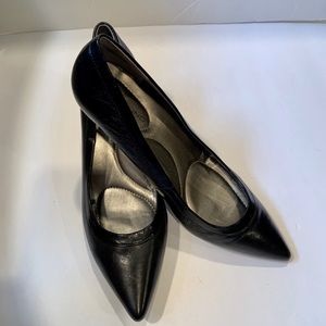 Bandolino, Black Pump